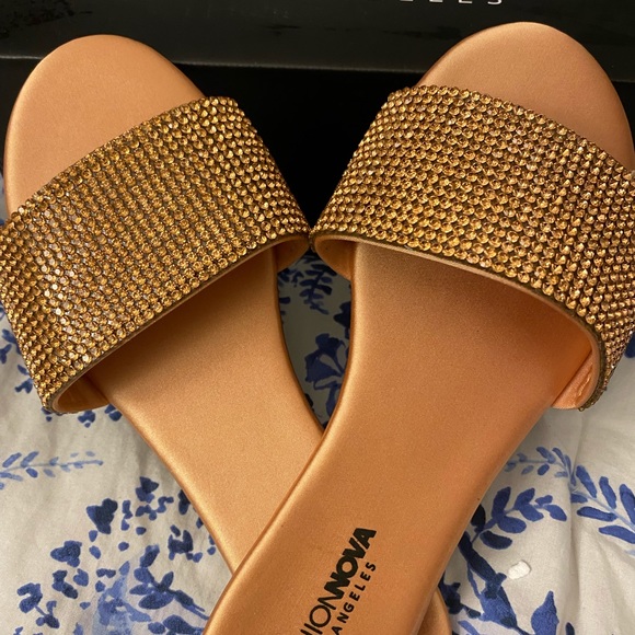 Rose Gold Sandals 💛 - Picture 1 of 4